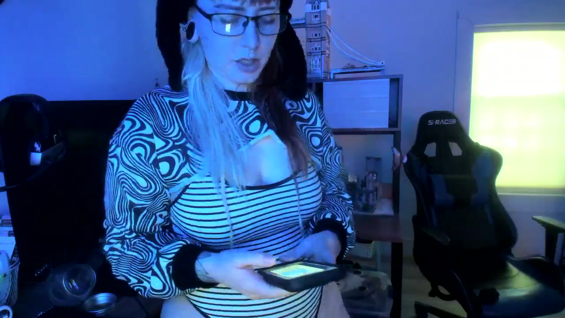 Gallery image thumbnail from SkylarShark's myfreecams stream on, 03/29/2024, 16:44 image 5 of 20