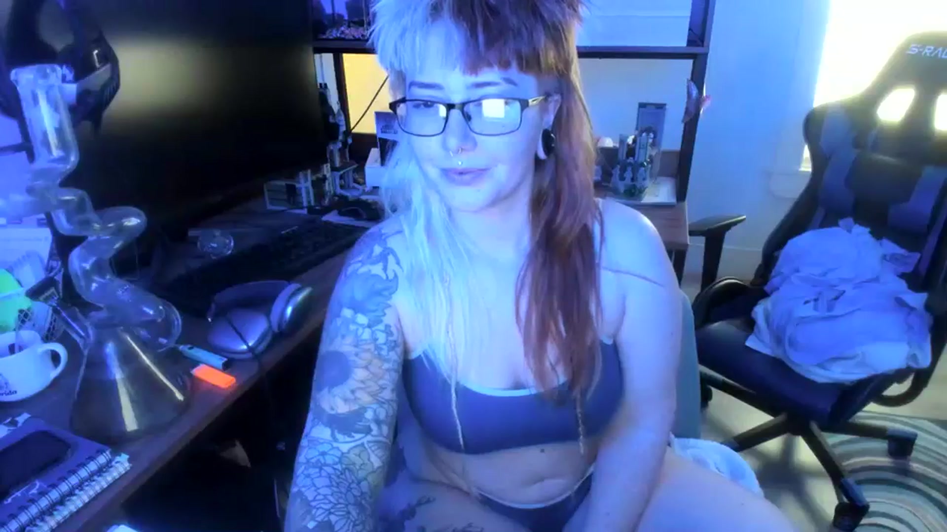Gallery image thumbnail from SkylarShark's myfreecams stream on, 04/07/2024, 17:21 image 12 of 20
