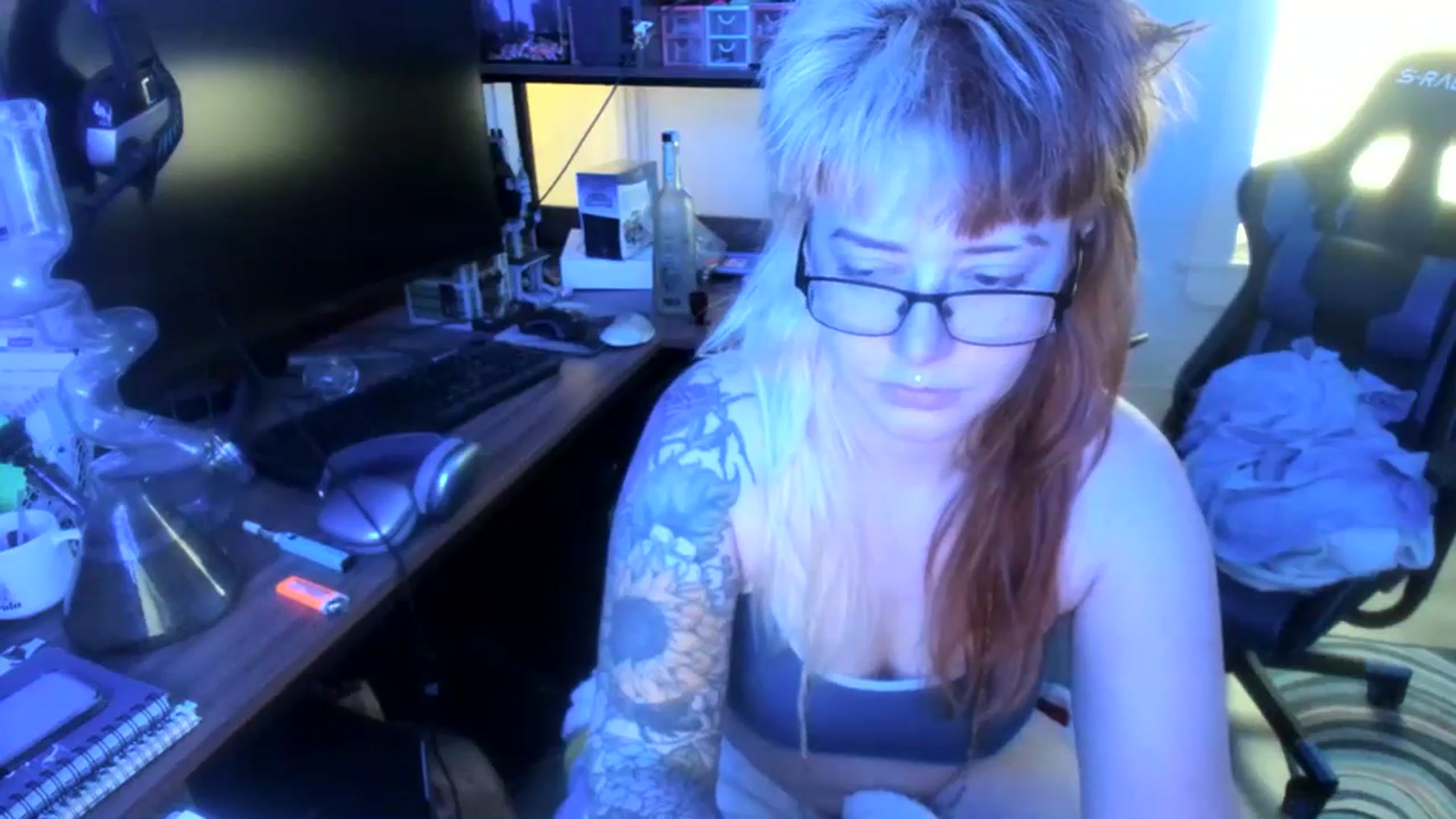 Gallery image thumbnail from SkylarShark's myfreecams stream on, 04/07/2024, 17:21 image 15 of 20