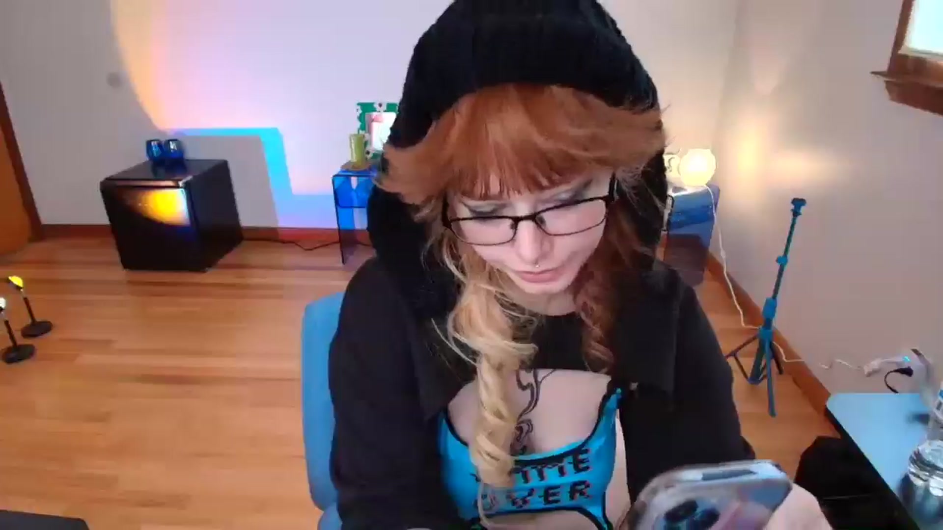 Gallery image thumbnail from SkylarShark's myfreecams stream on, 02/10/2025, 19:01 image 13 of 20