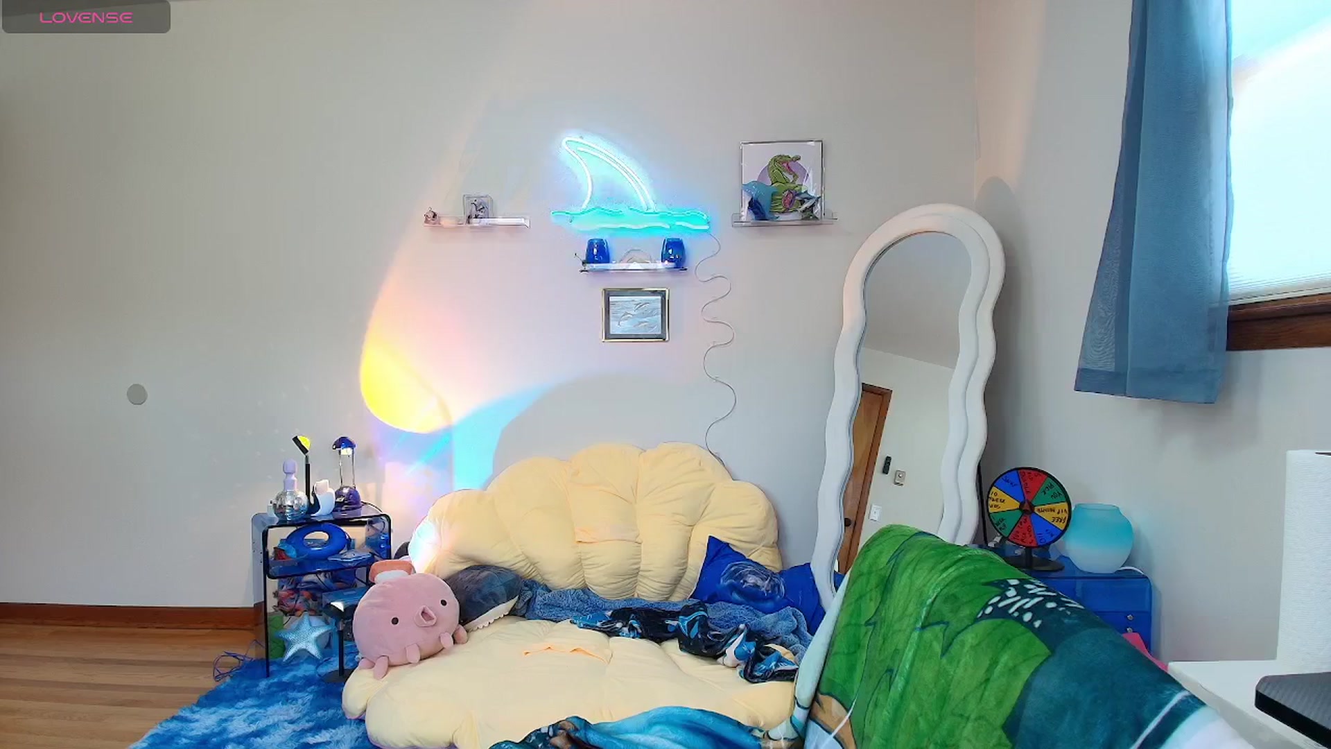 Gallery image thumbnail from SkylarShark's myfreecams stream on, 03/10/2026, 16:50 image 6 of 20