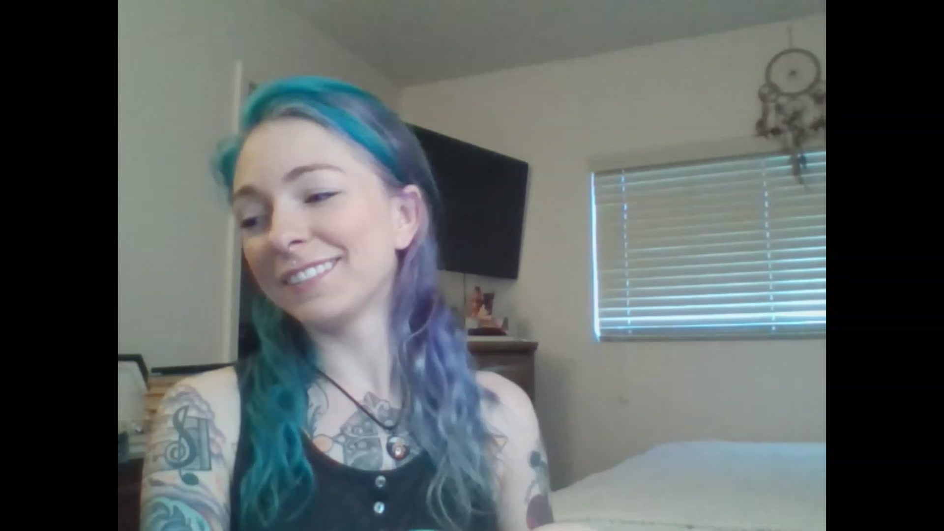 Gallery image thumbnail from SkylerGreigh's myfreecams stream on, 02/03/2023, 13:40 image 10 of 20