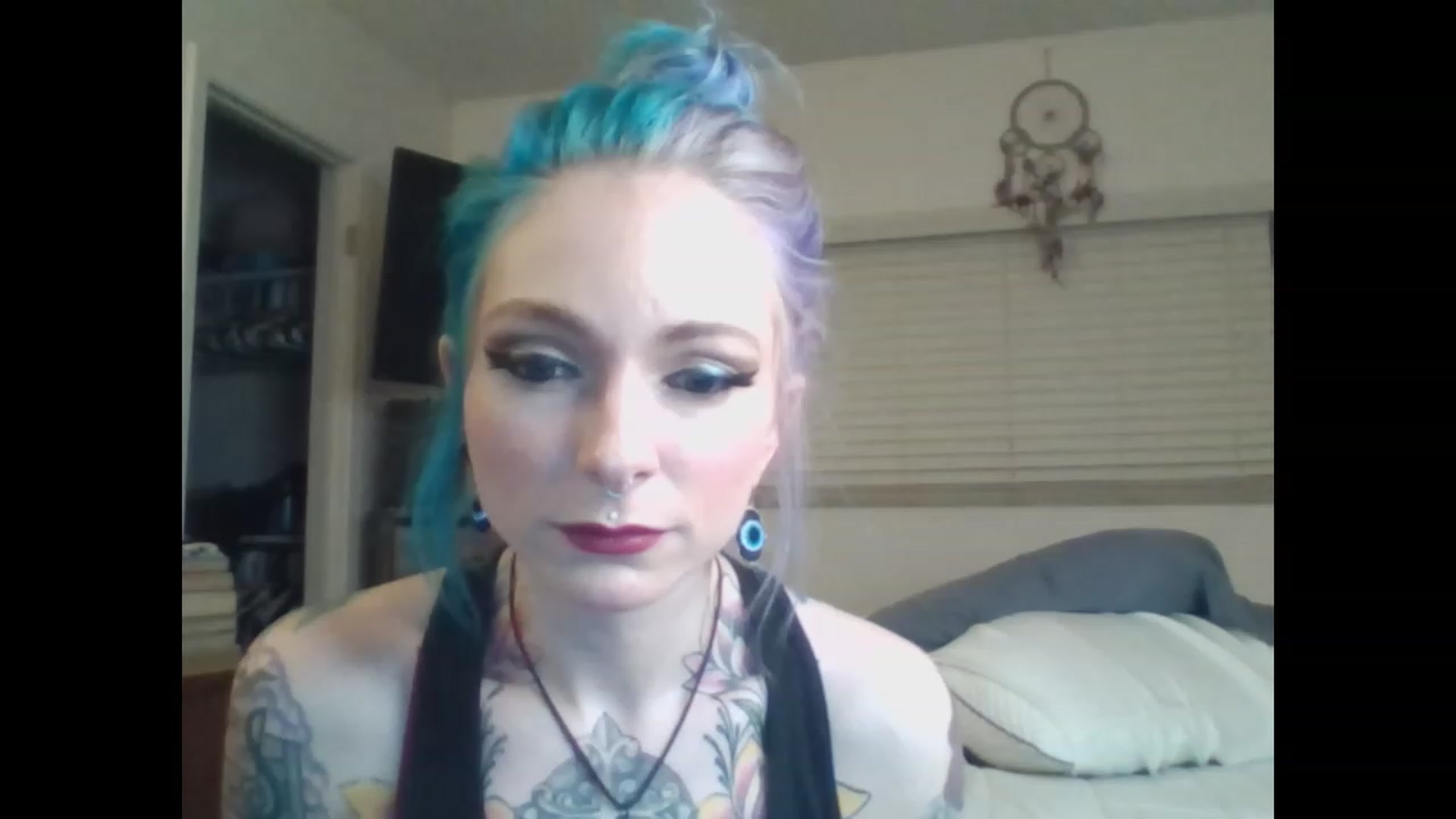 Gallery image thumbnail from SkylerGreigh's myfreecams stream on, 02/06/2023, 08:11 image 8 of 20