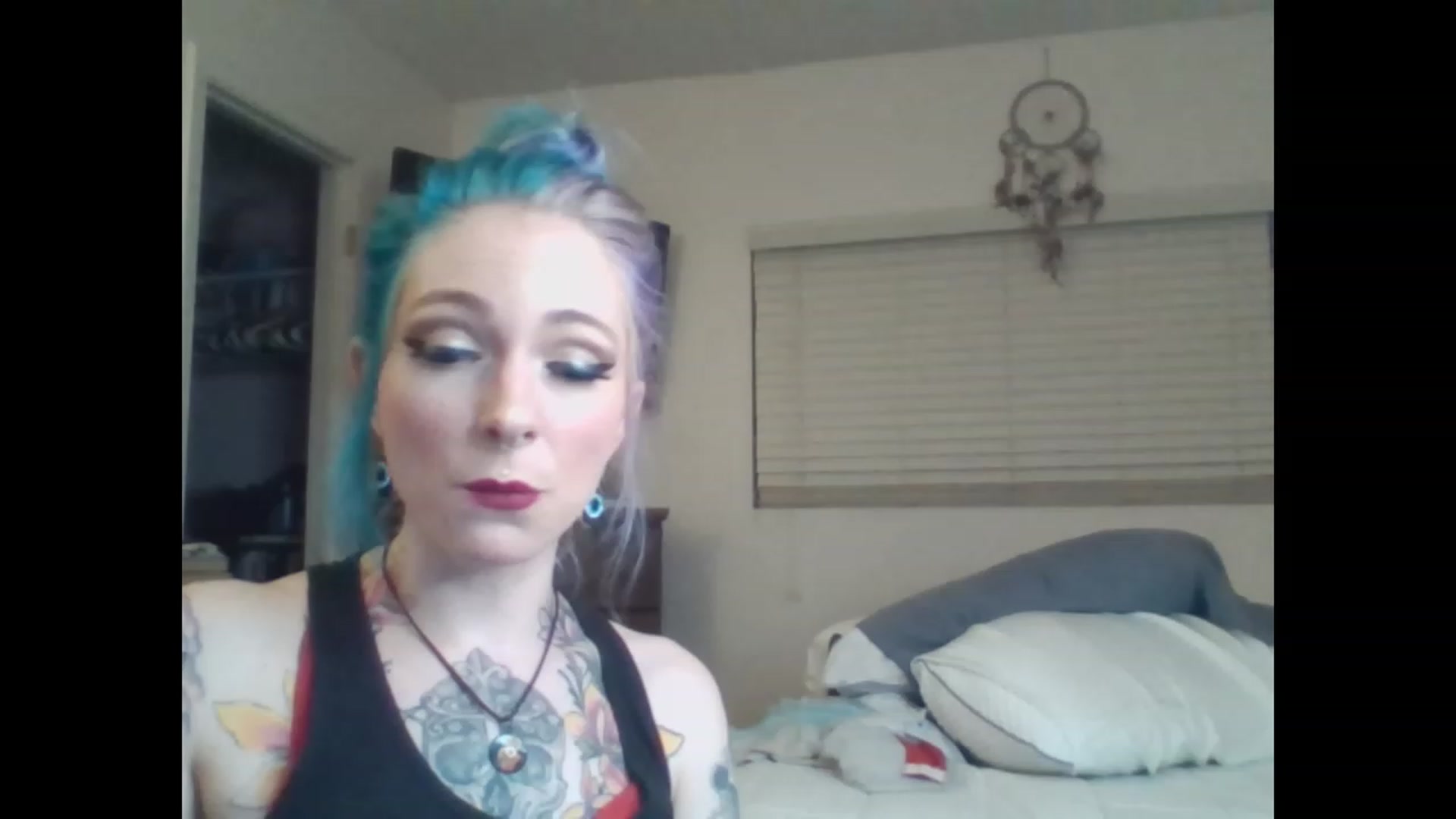 Gallery image thumbnail from SkylerGreigh's myfreecams stream on, 02/06/2023, 08:11 image 17 of 20