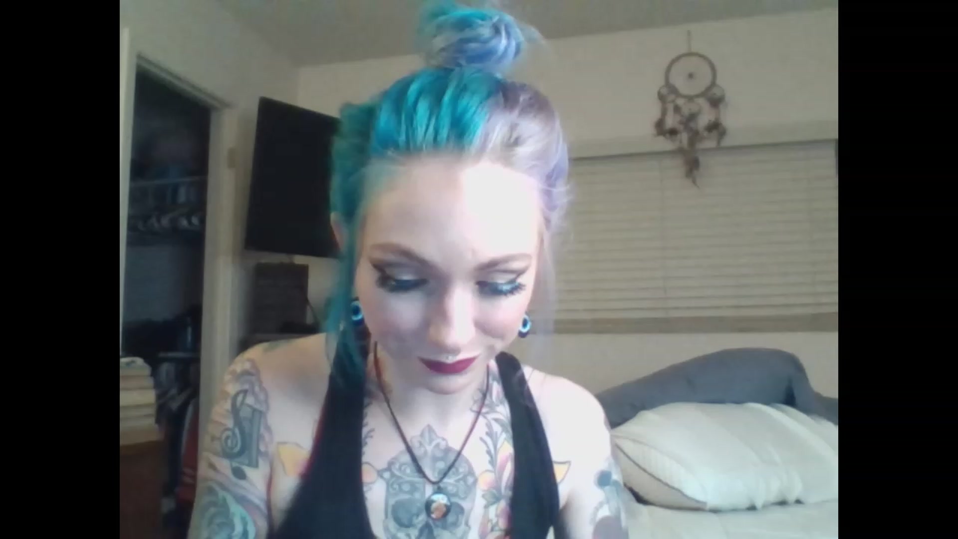 Gallery image thumbnail from SkylerGreigh's myfreecams stream on, 02/06/2023, 08:11 image 7 of 20