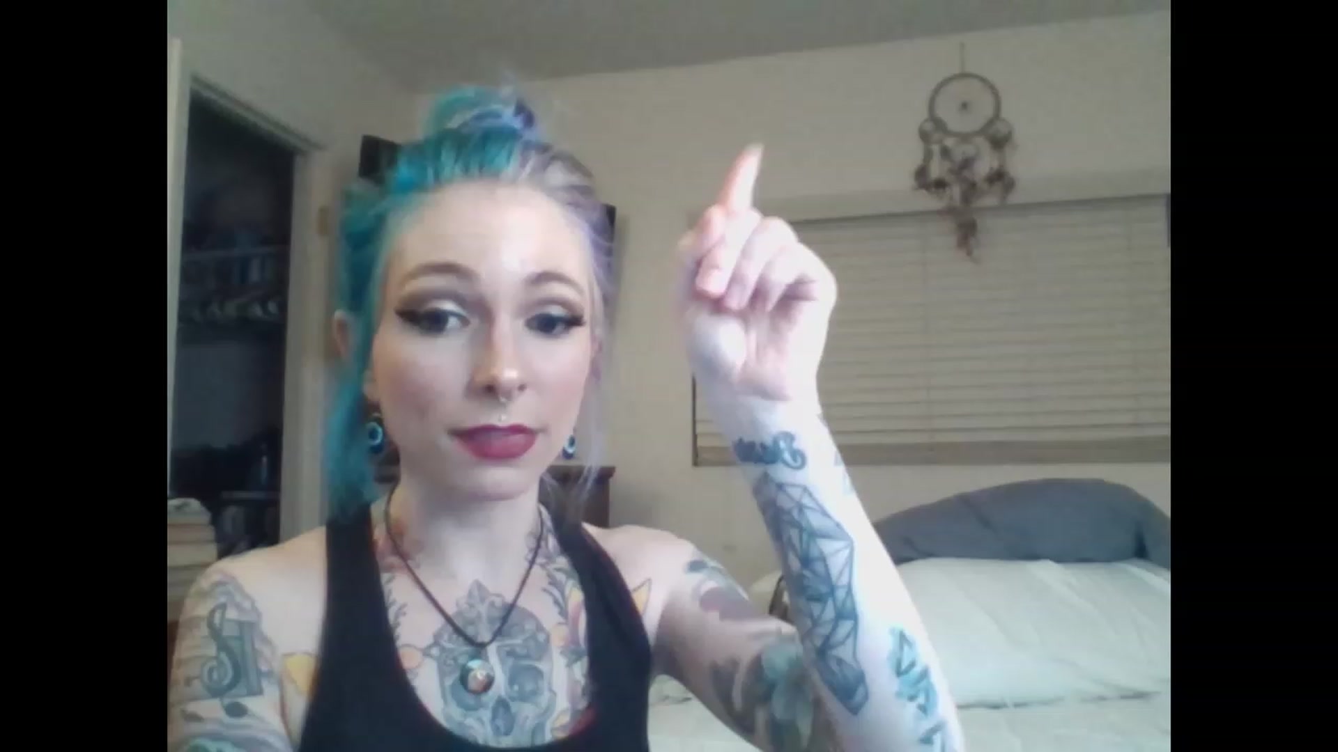 Gallery image thumbnail from SkylerGreigh's myfreecams stream on, 02/06/2023, 08:11 image 3 of 20
