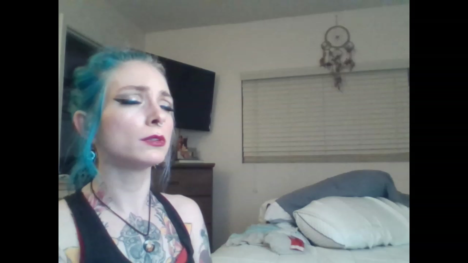 Gallery image thumbnail from SkylerGreigh's myfreecams stream on, 02/06/2023, 08:11 image 15 of 20