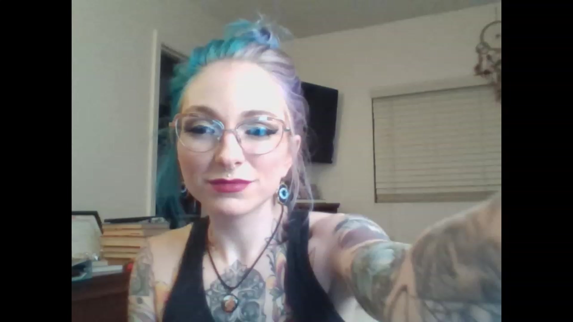 Gallery image thumbnail from SkylerGreigh's myfreecams stream on, 02/06/2023, 08:31 image 4 of 20
