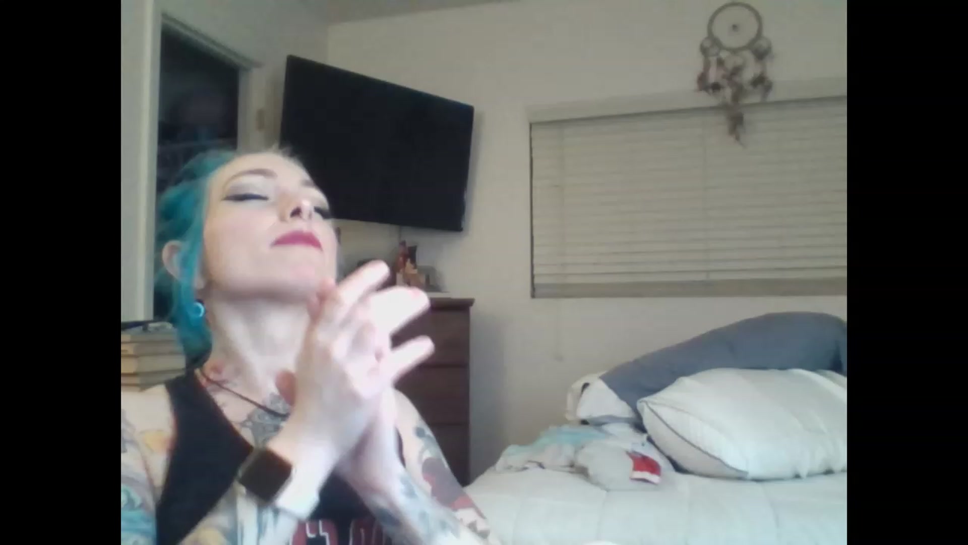 Gallery image thumbnail from SkylerGreigh's myfreecams stream on, 02/06/2023, 08:31 image 9 of 20