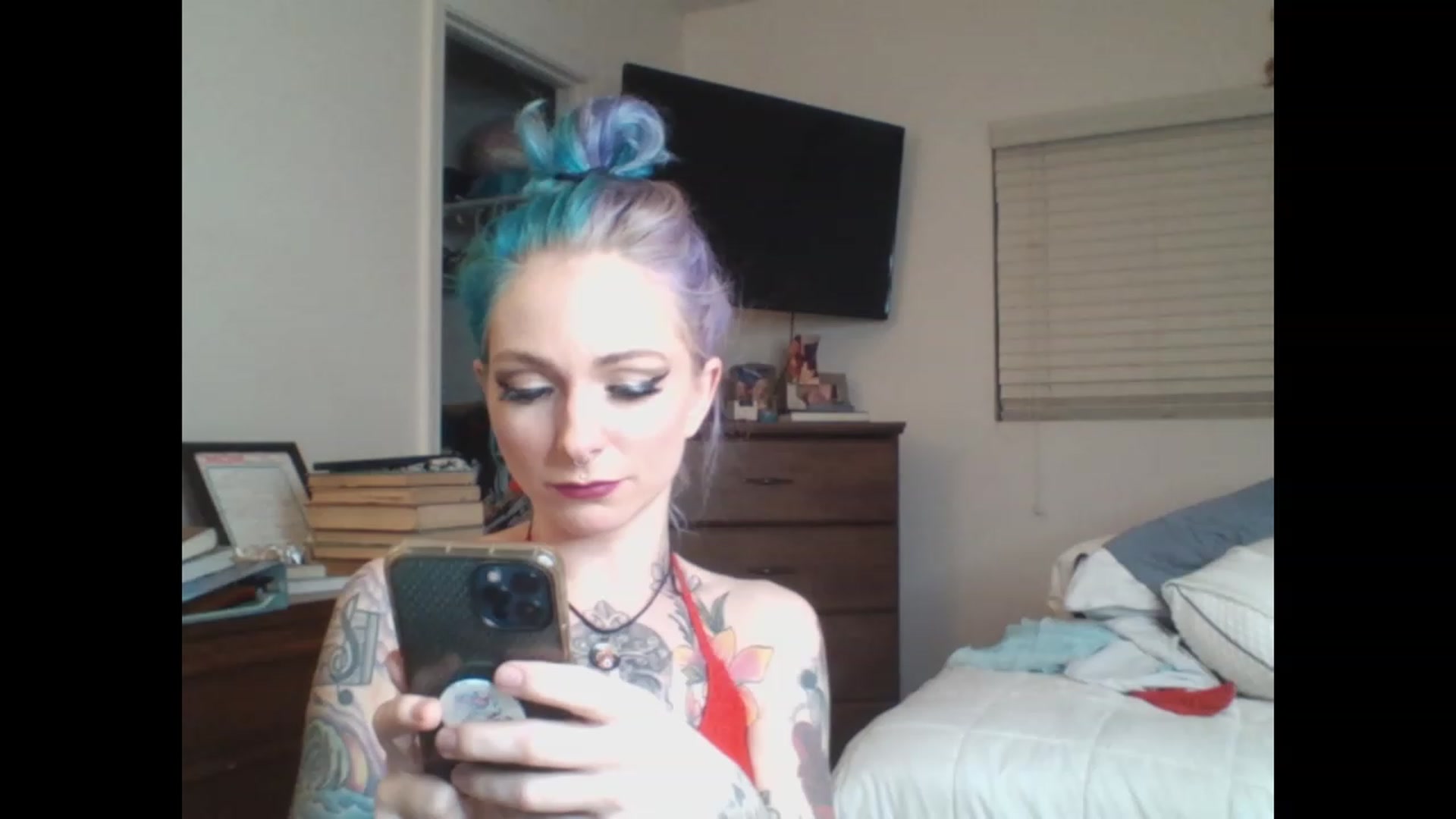 Gallery image thumbnail from SkylerGreigh's myfreecams stream on, 02/06/2023, 10:15 image 6 of 20
