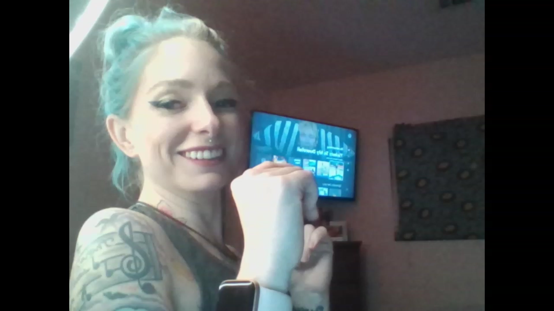 Gallery image thumbnail from SkylerGreigh's myfreecams stream on, 03/01/2023, 11:11 image 14 of 20
