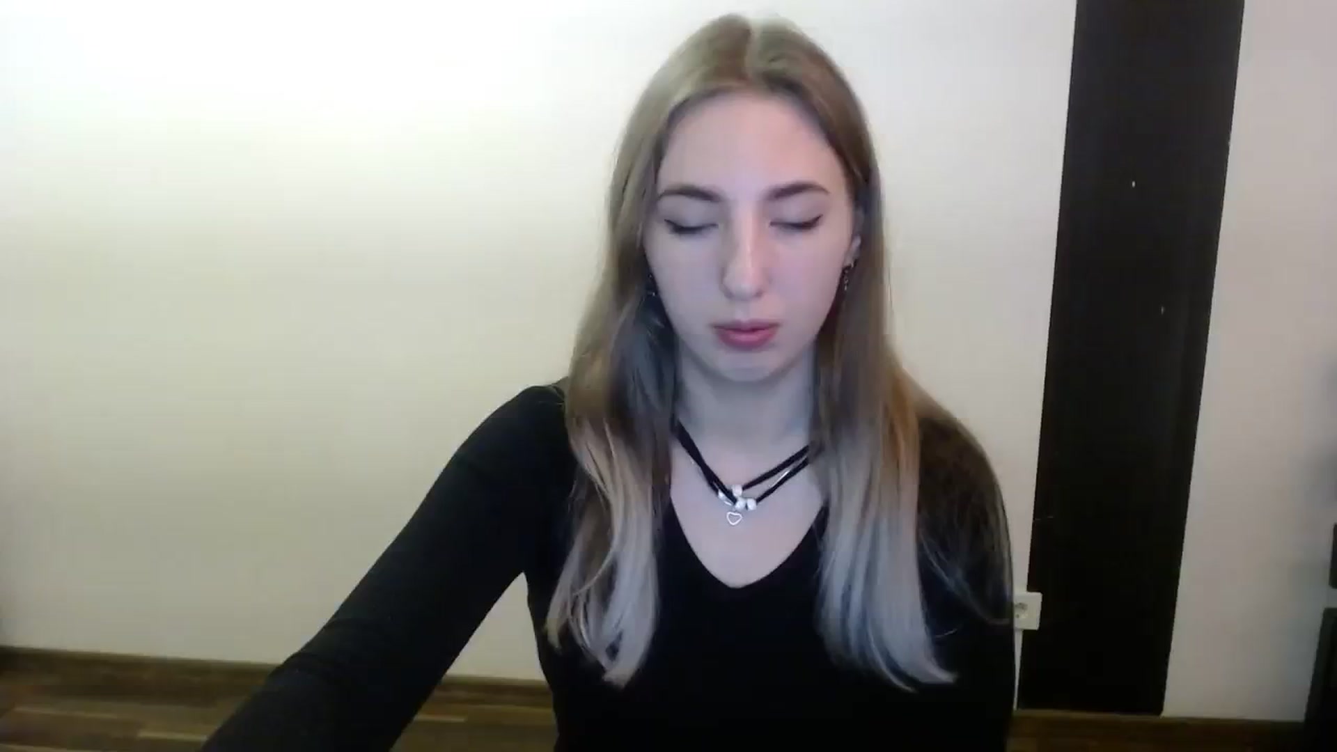 Gallery image thumbnail from Skyyyy's myfreecams stream on, 02/27/2024, 19:49 image 16 of 20