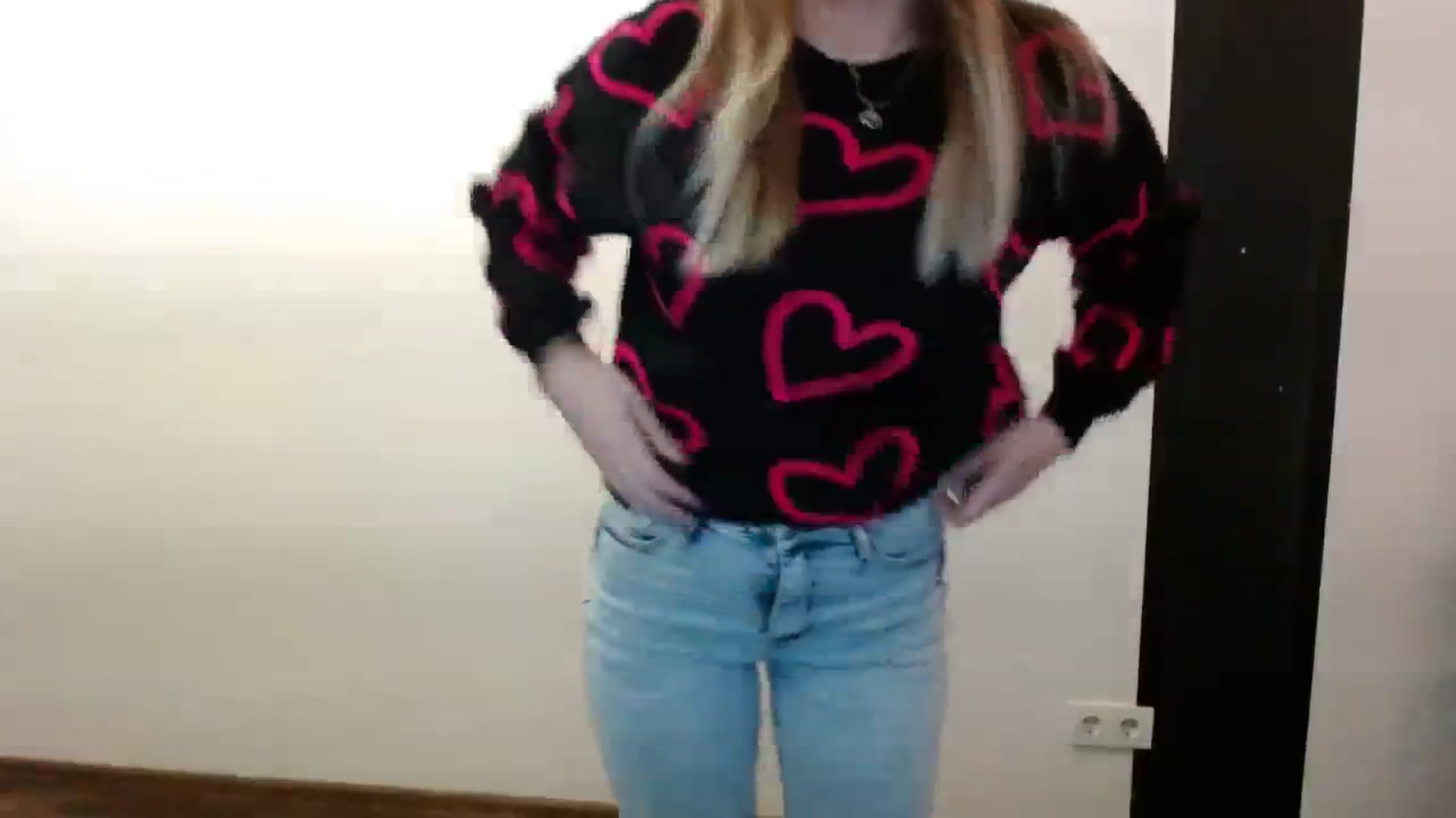 Gallery image thumbnail from Skyyyy's myfreecams stream on, 03/07/2024, 17:25 image 5 of 20