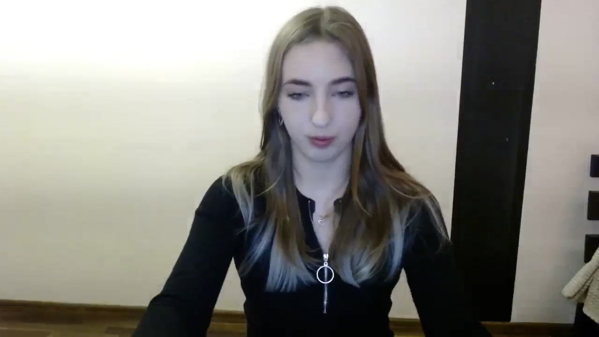 Gallery image thumbnail from Skyyyy's myfreecams stream on, 03/10/2024, 18:10 image 15 of 20