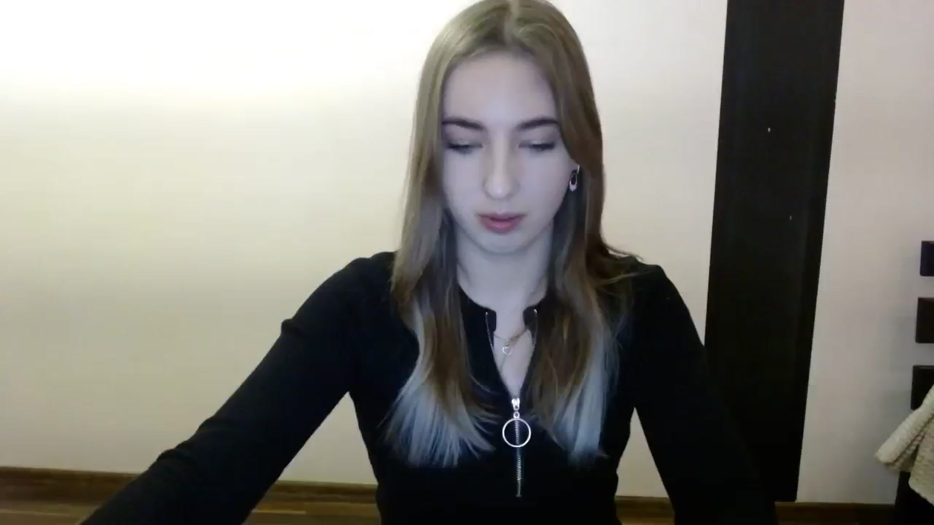 Gallery image thumbnail from Skyyyy's myfreecams stream on, 03/10/2024, 18:10 image 3 of 20