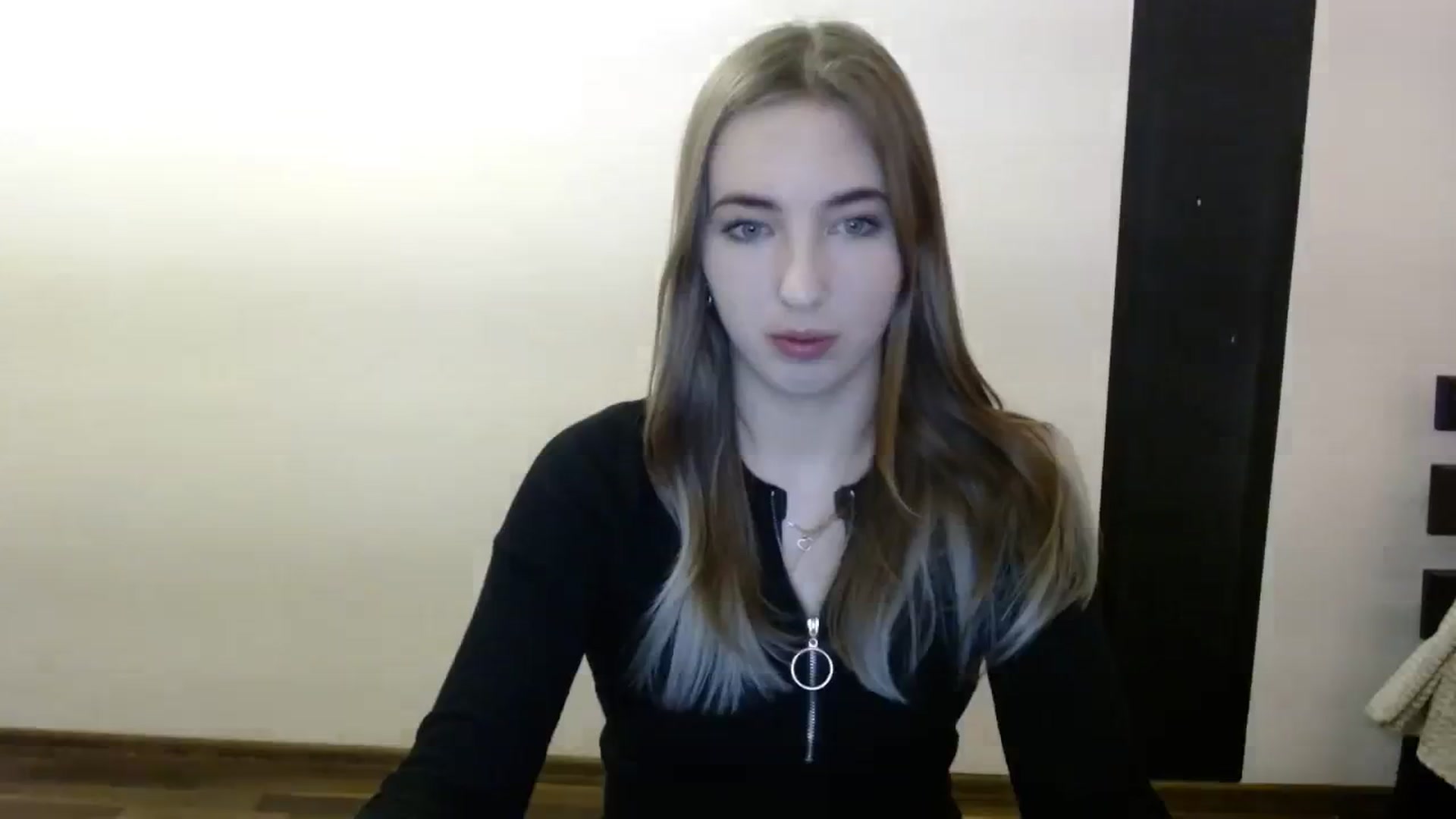 Gallery image thumbnail from Skyyyy's myfreecams stream on, 03/10/2024, 18:10 image 12 of 20