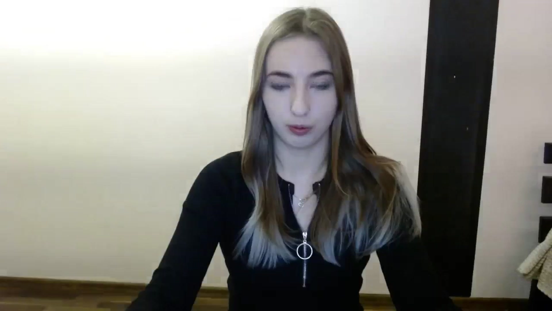 Gallery image thumbnail from Skyyyy's myfreecams stream on, 03/10/2024, 18:10 image 13 of 20