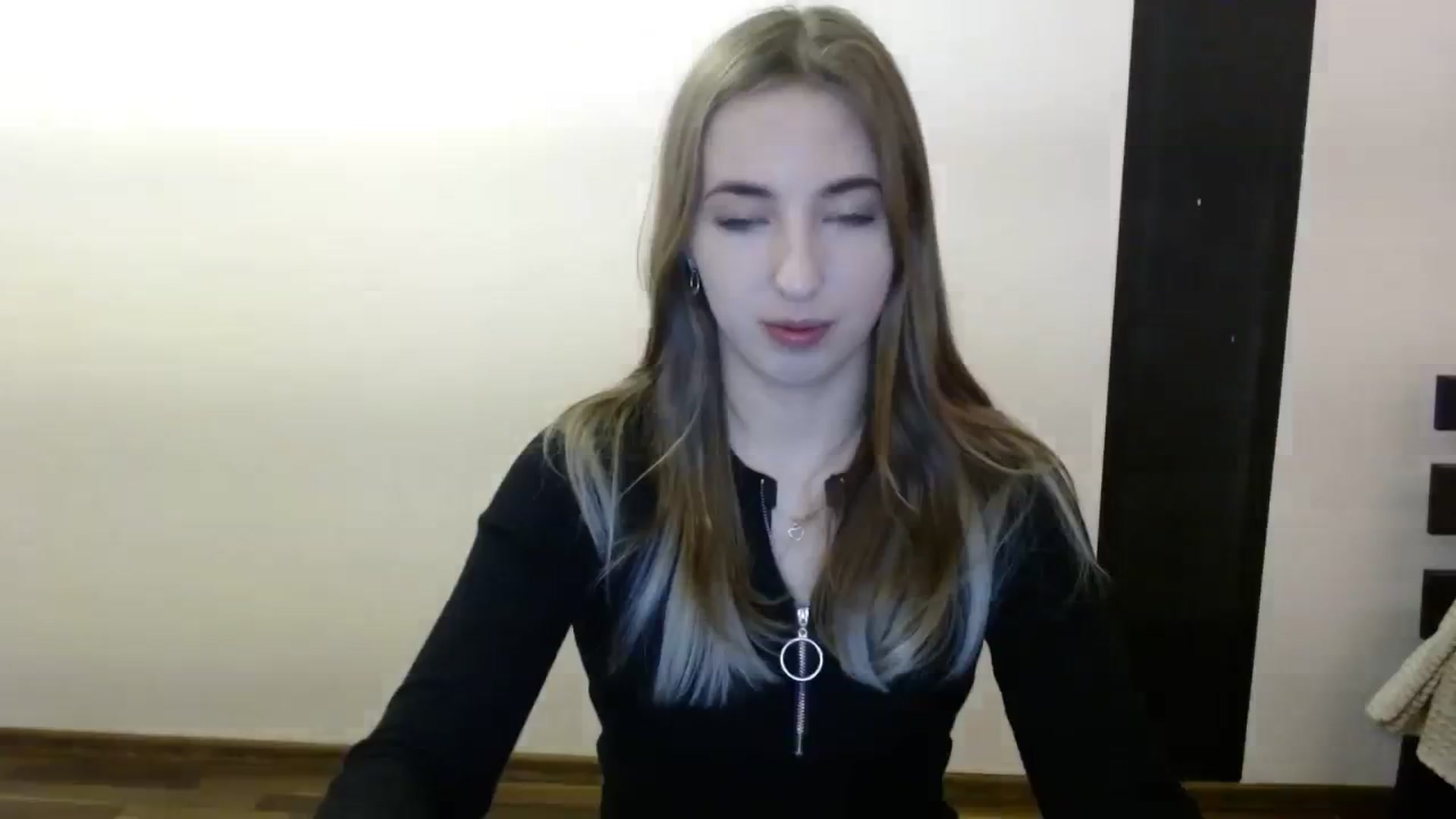 Gallery image thumbnail from Skyyyy's myfreecams stream on, 03/10/2024, 18:10 image 16 of 20