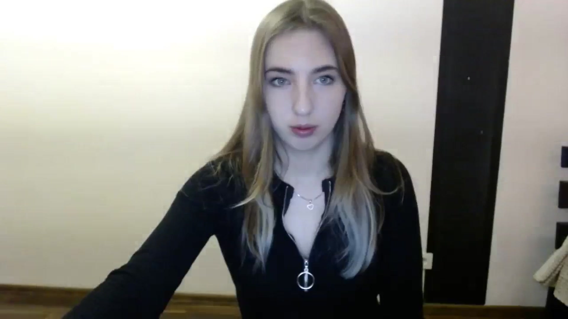 Gallery image thumbnail from Skyyyy's myfreecams stream on, 03/10/2024, 20:25 image 17 of 20