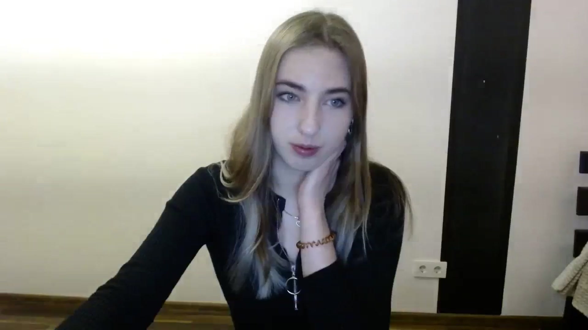 Gallery image thumbnail from Skyyyy's myfreecams stream on, 03/10/2024, 20:25 image 9 of 20