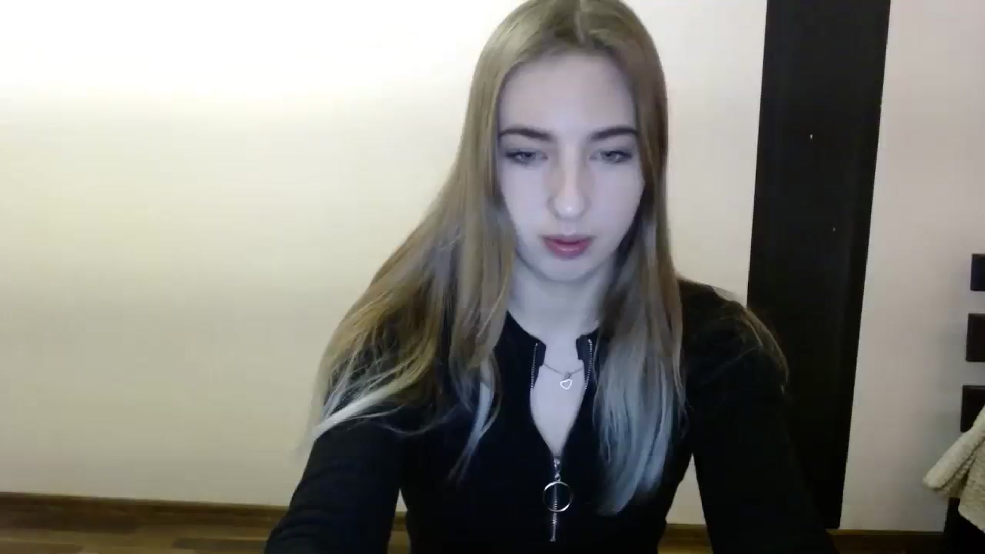 Gallery image thumbnail from Skyyyy's myfreecams stream on, 03/10/2024, 20:25 image 10 of 20