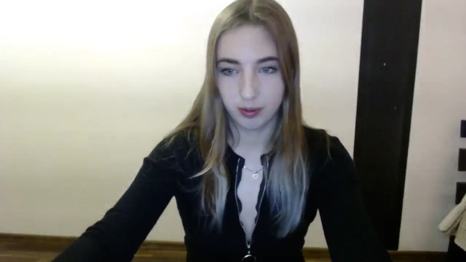 Gallery image thumbnail from Skyyyy's myfreecams stream on, 03/10/2024, 20:25 image 16 of 20