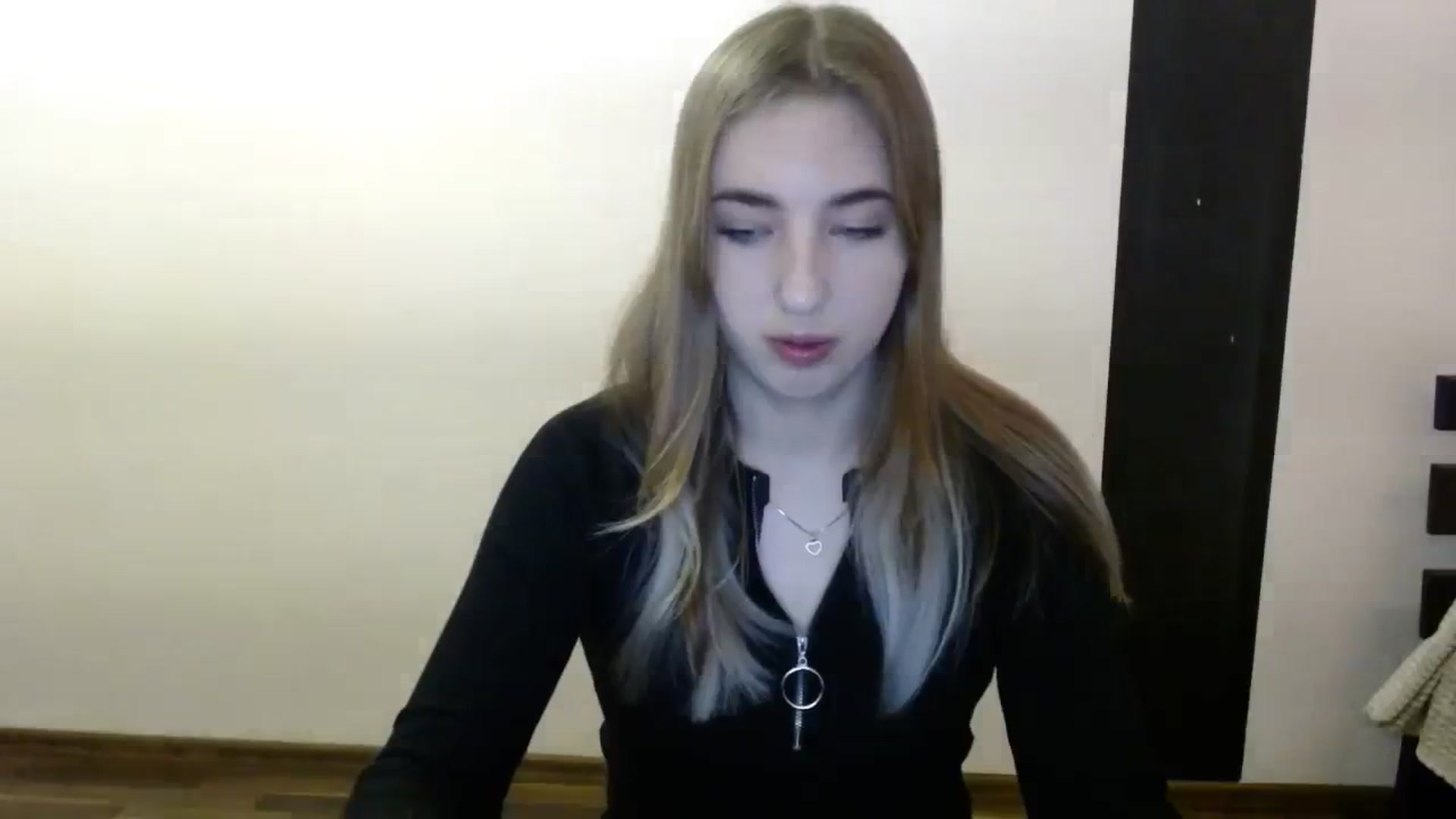 Gallery image thumbnail from Skyyyy's myfreecams stream on, 03/10/2024, 20:25 image 3 of 20
