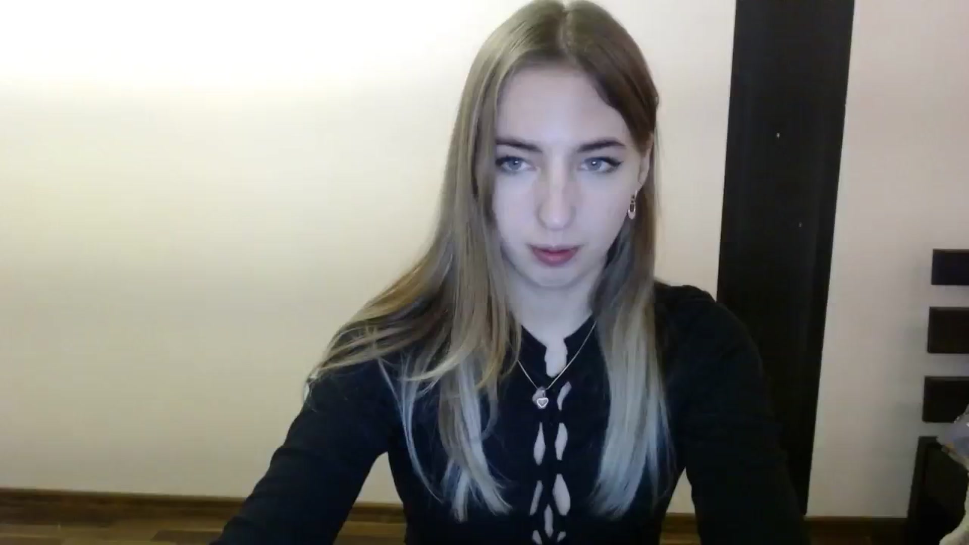 Gallery image thumbnail from Skyyyy's myfreecams stream on, 03/12/2024, 18:48 image 14 of 20