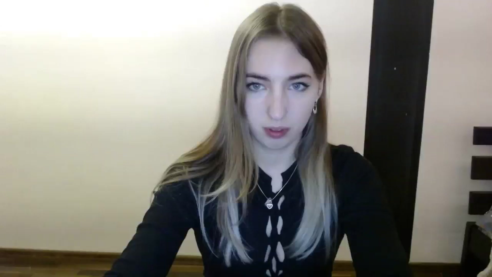 Gallery image thumbnail from Skyyyy's myfreecams stream on, 03/12/2024, 18:48 image 13 of 20
