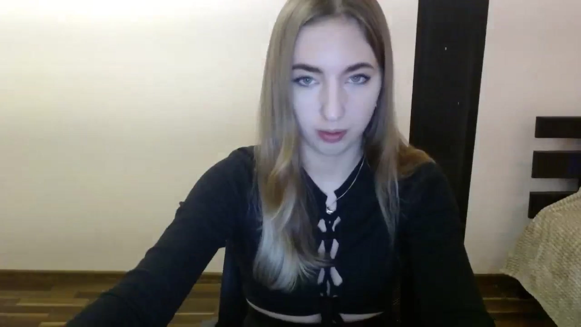 Gallery image thumbnail from Skyyyy's myfreecams stream on, 03/21/2024, 19:27 image 2 of 20