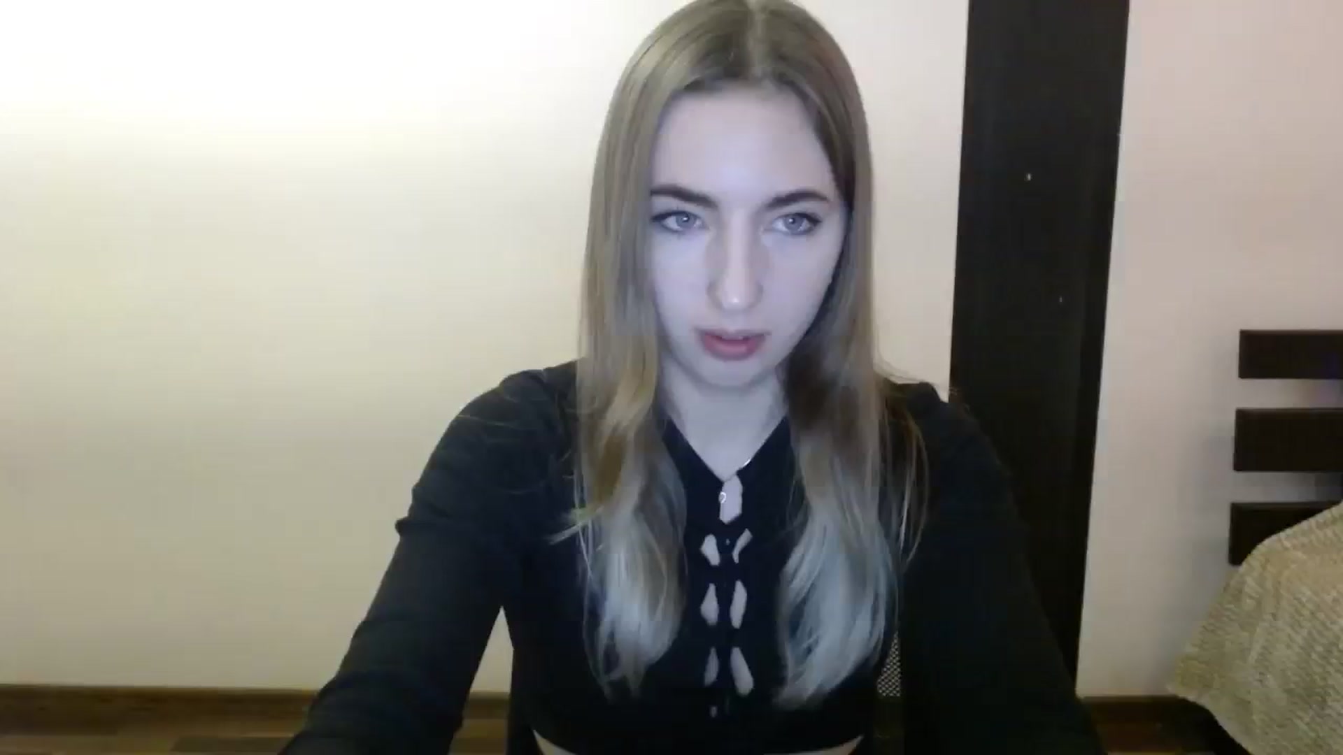 Gallery image thumbnail from Skyyyy's myfreecams stream on, 03/21/2024, 19:27 image 12 of 20
