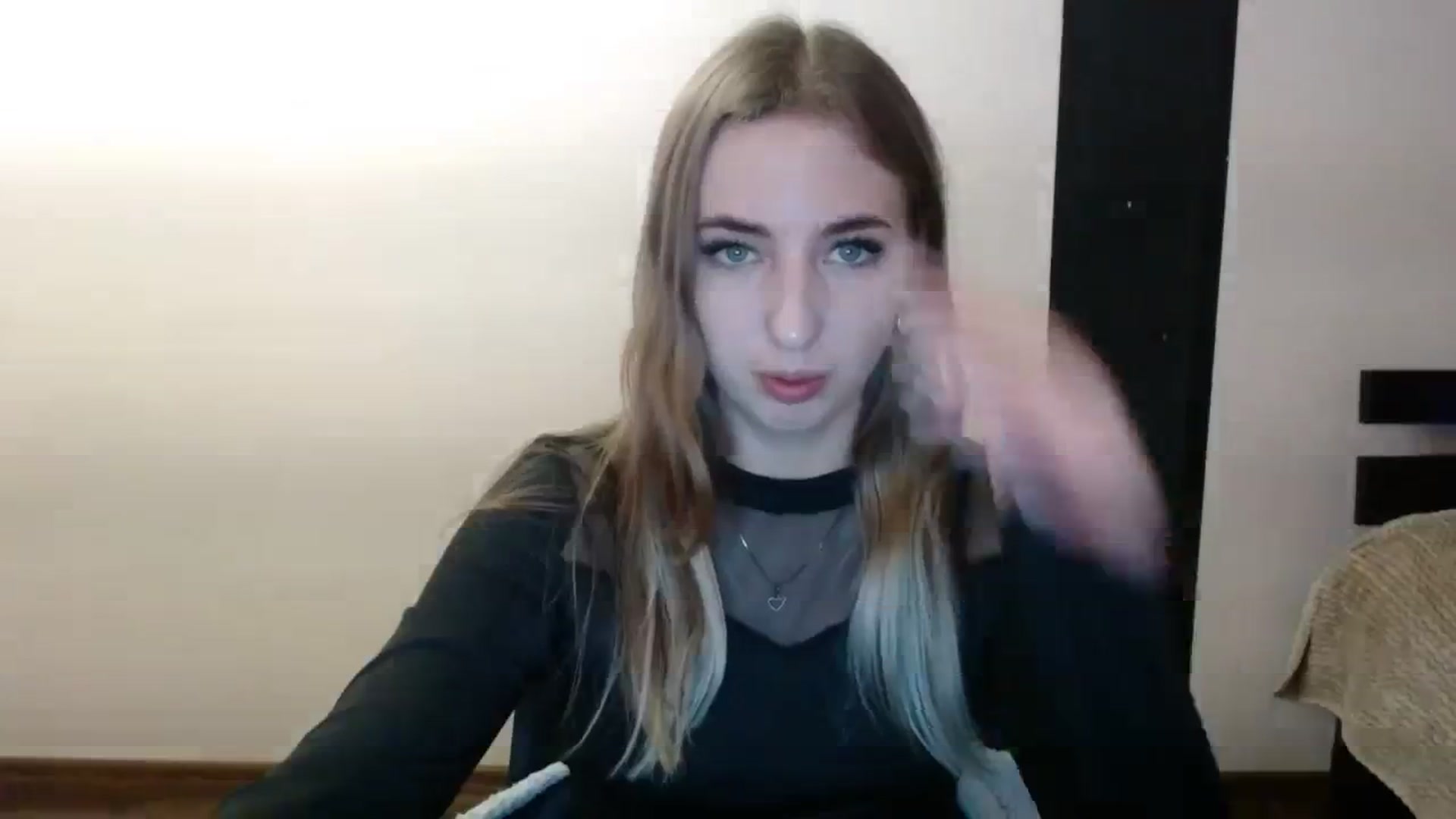 Gallery image thumbnail from Skyyyy's myfreecams stream on, 03/22/2024, 18:58 image 13 of 20