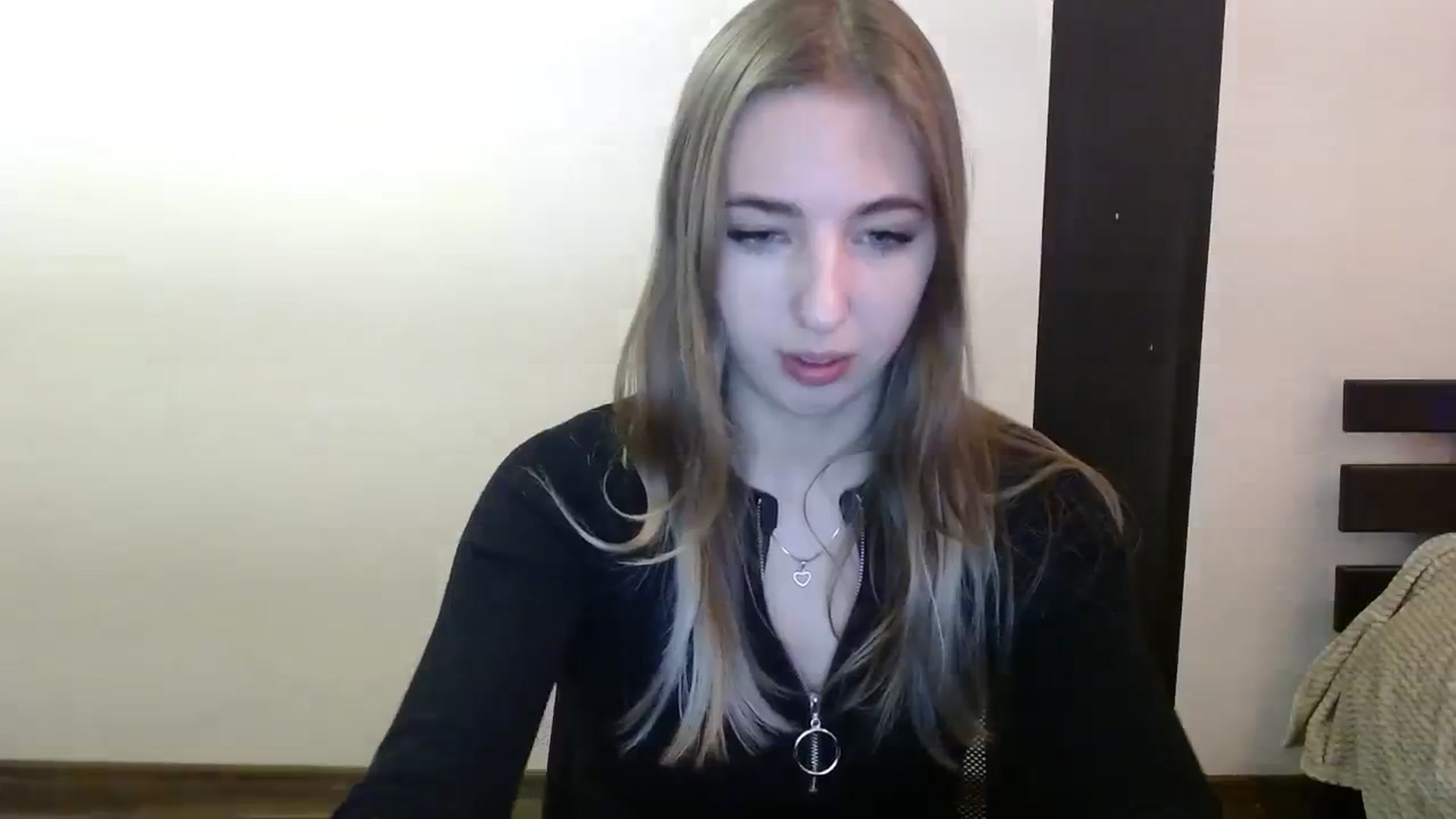 Gallery image thumbnail from Skyyyy's myfreecams stream on, 03/23/2024, 17:01 image 12 of 20