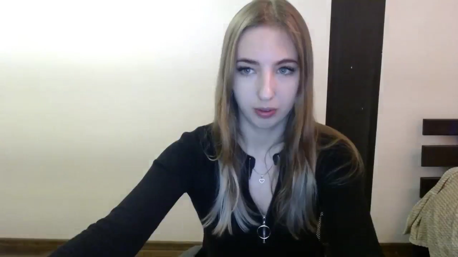 Gallery image thumbnail from Skyyyy's myfreecams stream on, 03/23/2024, 17:01 image 8 of 20