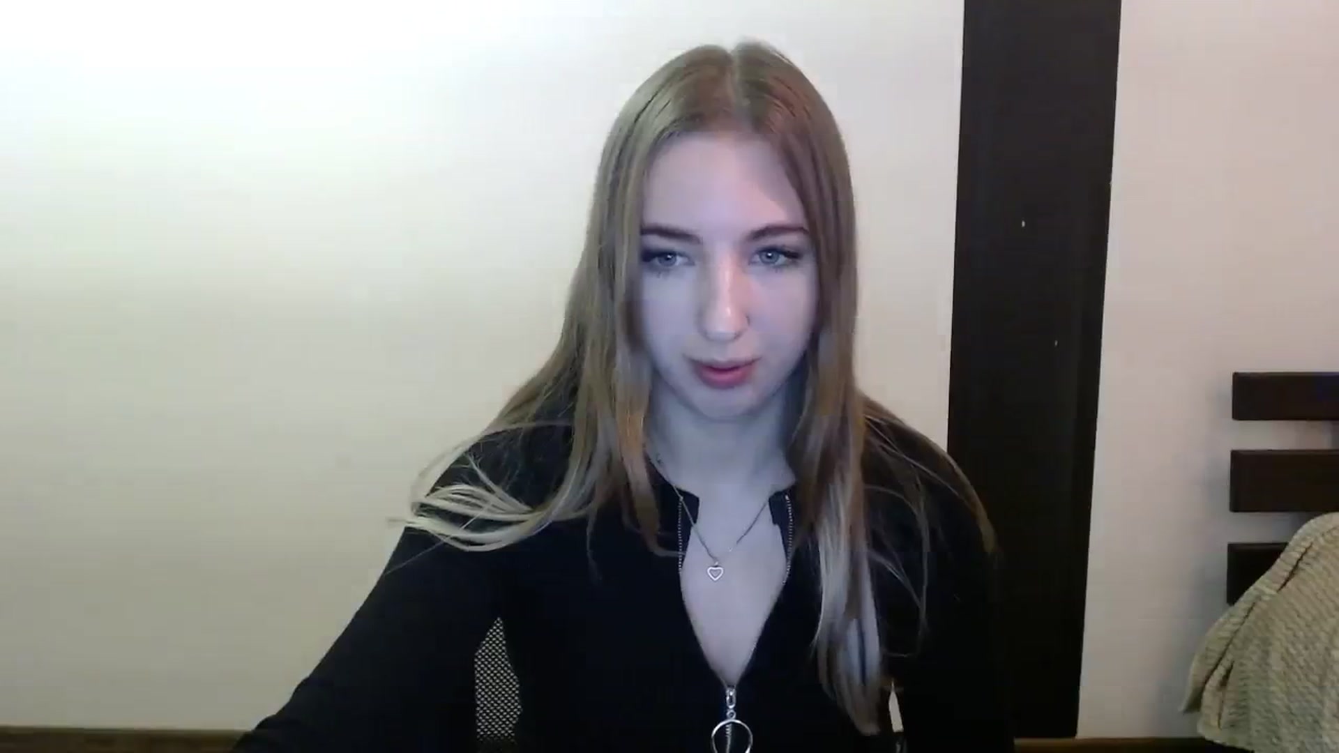 Gallery image thumbnail from Skyyyy's myfreecams stream on, 03/23/2024, 19:07 image 4 of 20