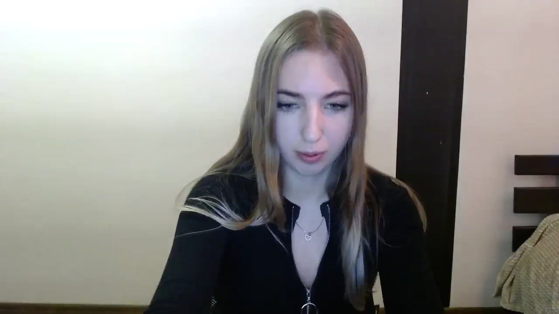 Gallery image thumbnail from Skyyyy's myfreecams stream on, 03/23/2024, 19:07 image 12 of 20