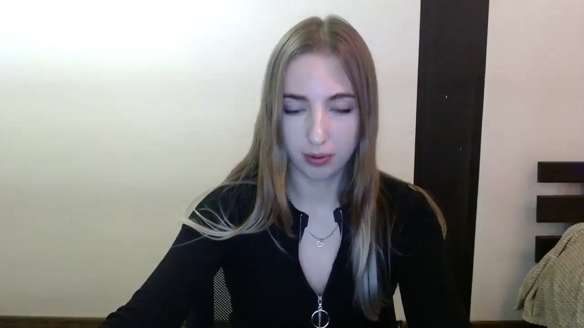Gallery image thumbnail from Skyyyy's myfreecams stream on, 03/23/2024, 19:07 image 15 of 20