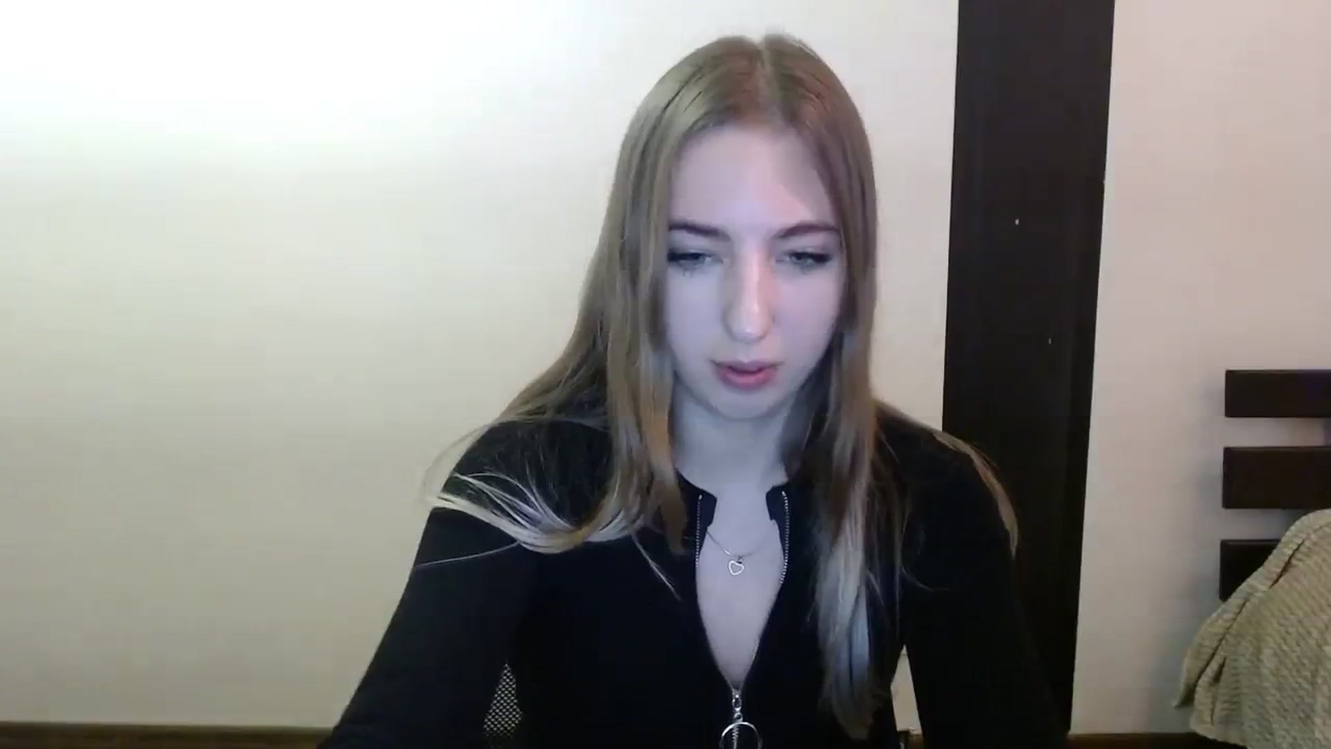 Gallery image thumbnail from Skyyyy's myfreecams stream on, 03/23/2024, 19:07 image 13 of 20