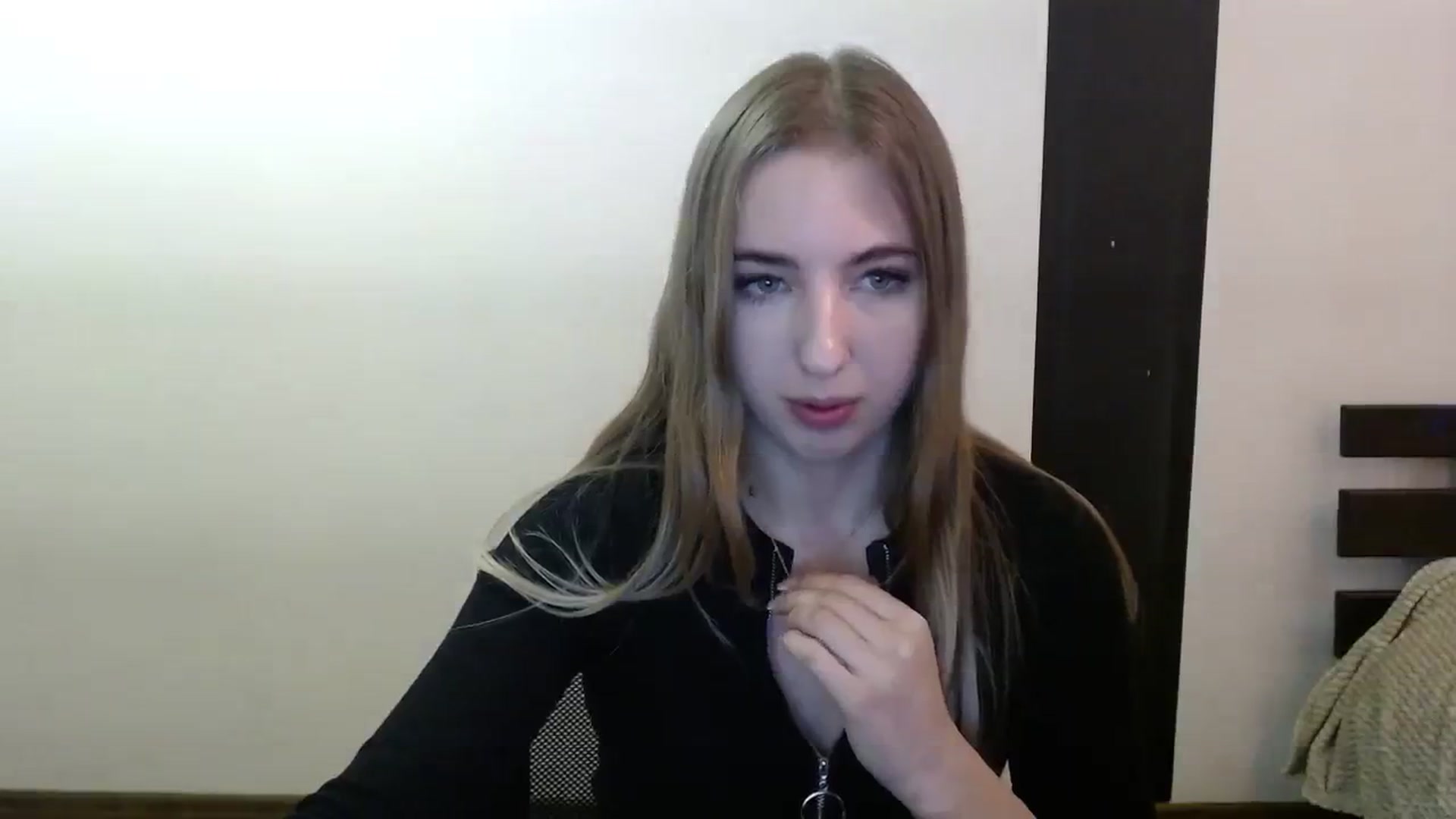 Gallery image thumbnail from Skyyyy's myfreecams stream on, 03/23/2024, 19:07 image 18 of 20