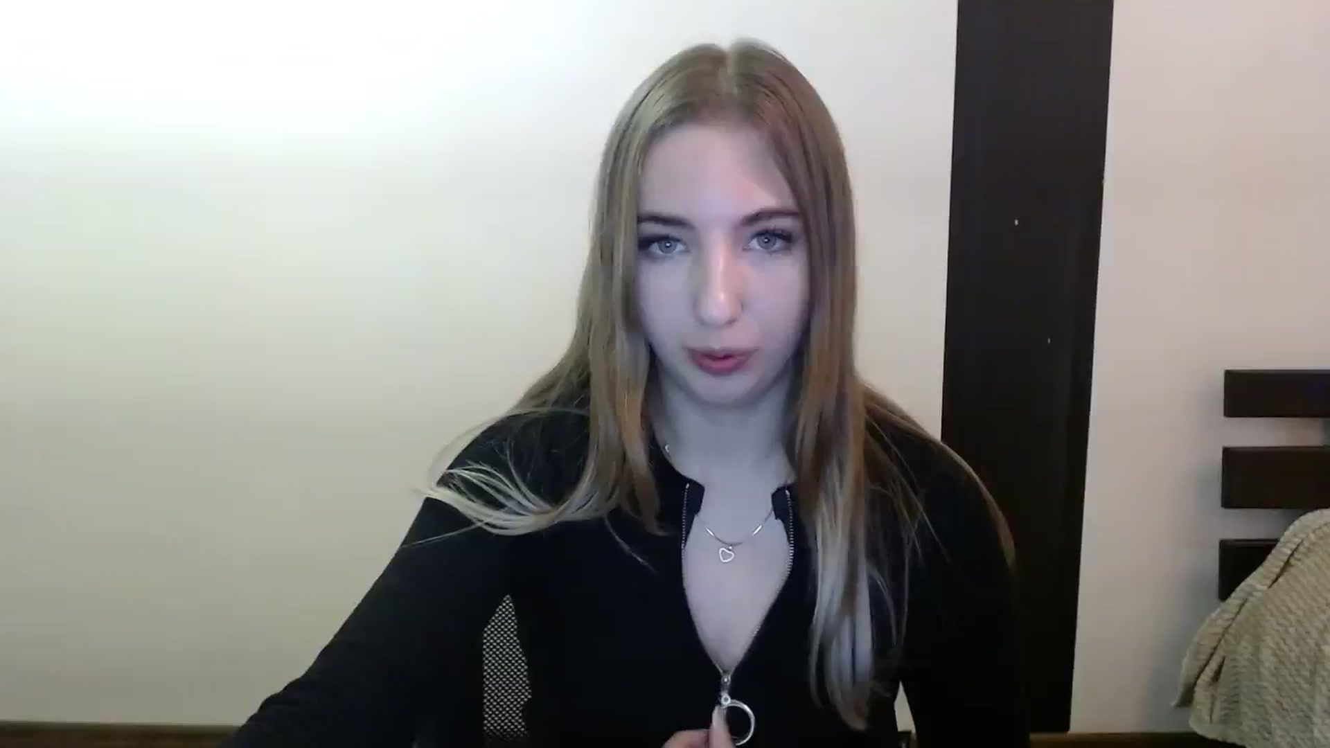 Gallery image thumbnail from Skyyyy's myfreecams stream on, 03/23/2024, 19:07 image 10 of 20