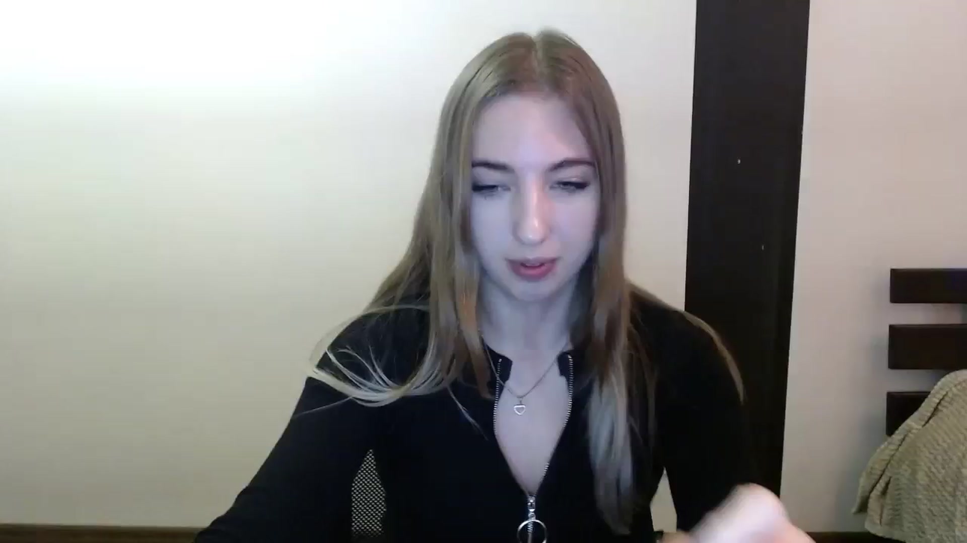 Gallery image thumbnail from Skyyyy's myfreecams stream on, 03/23/2024, 19:07 image 19 of 20