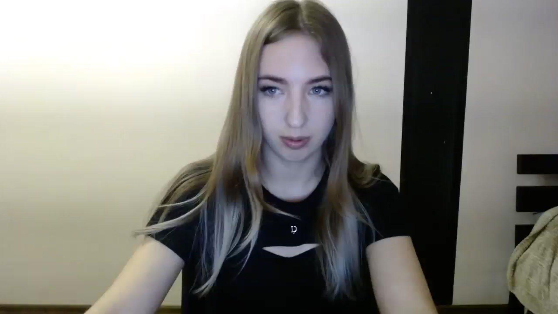 Gallery image thumbnail from Skyyyy's myfreecams stream on, 03/26/2024, 19:39 image 10 of 20