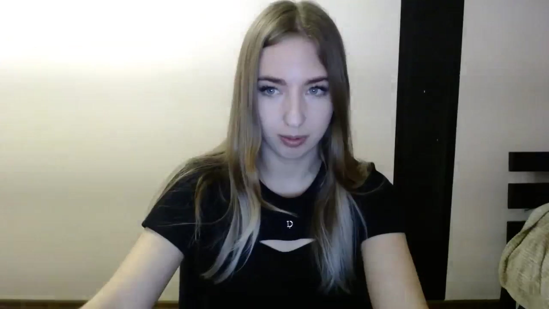 Gallery image thumbnail from Skyyyy's myfreecams stream on, 03/26/2024, 19:39 image 13 of 20