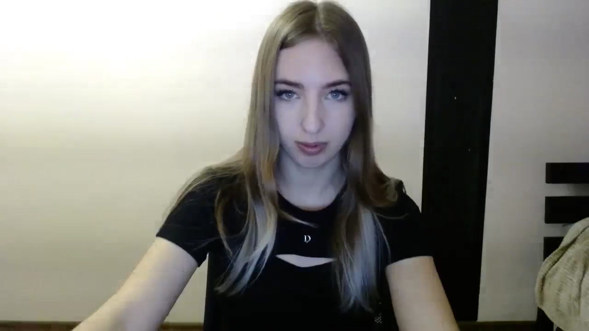 Gallery image thumbnail from Skyyyy's myfreecams stream on, 03/26/2024, 19:39 image 14 of 20