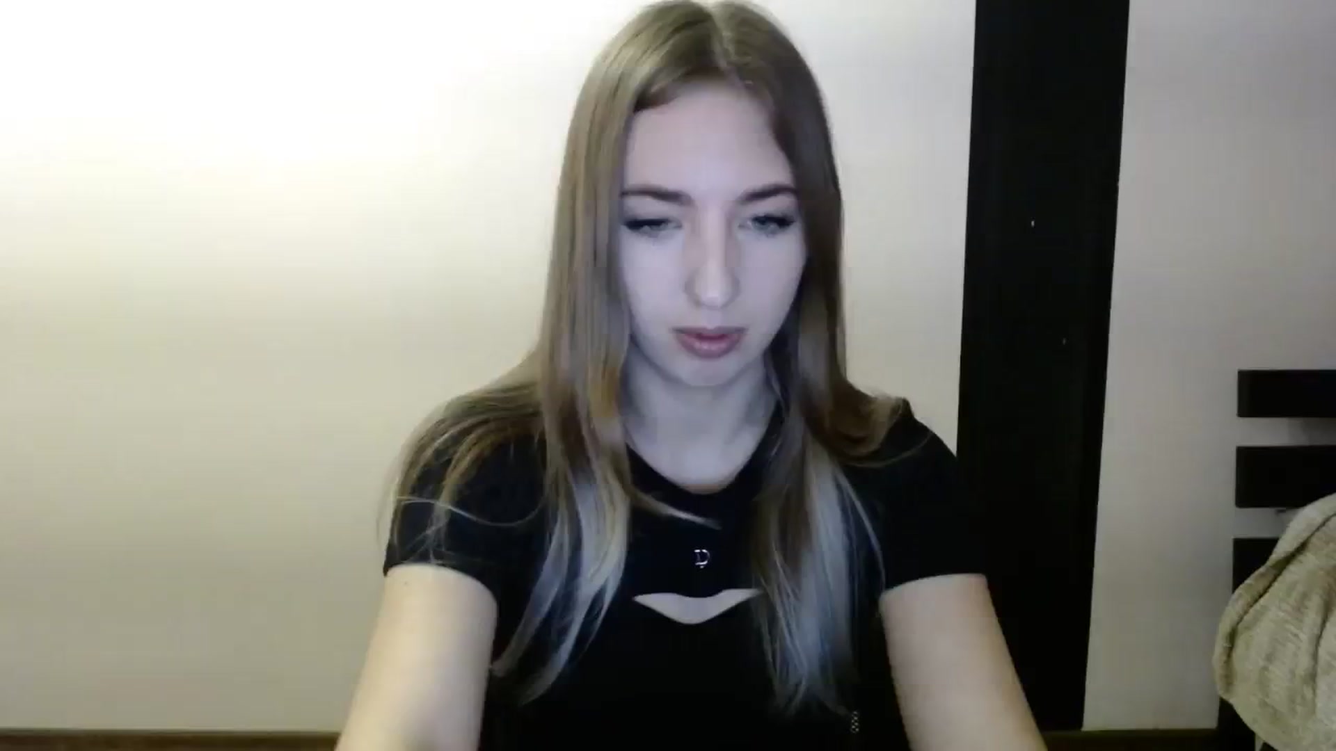 Gallery image thumbnail from Skyyyy's myfreecams stream on, 03/26/2024, 19:39 image 11 of 20