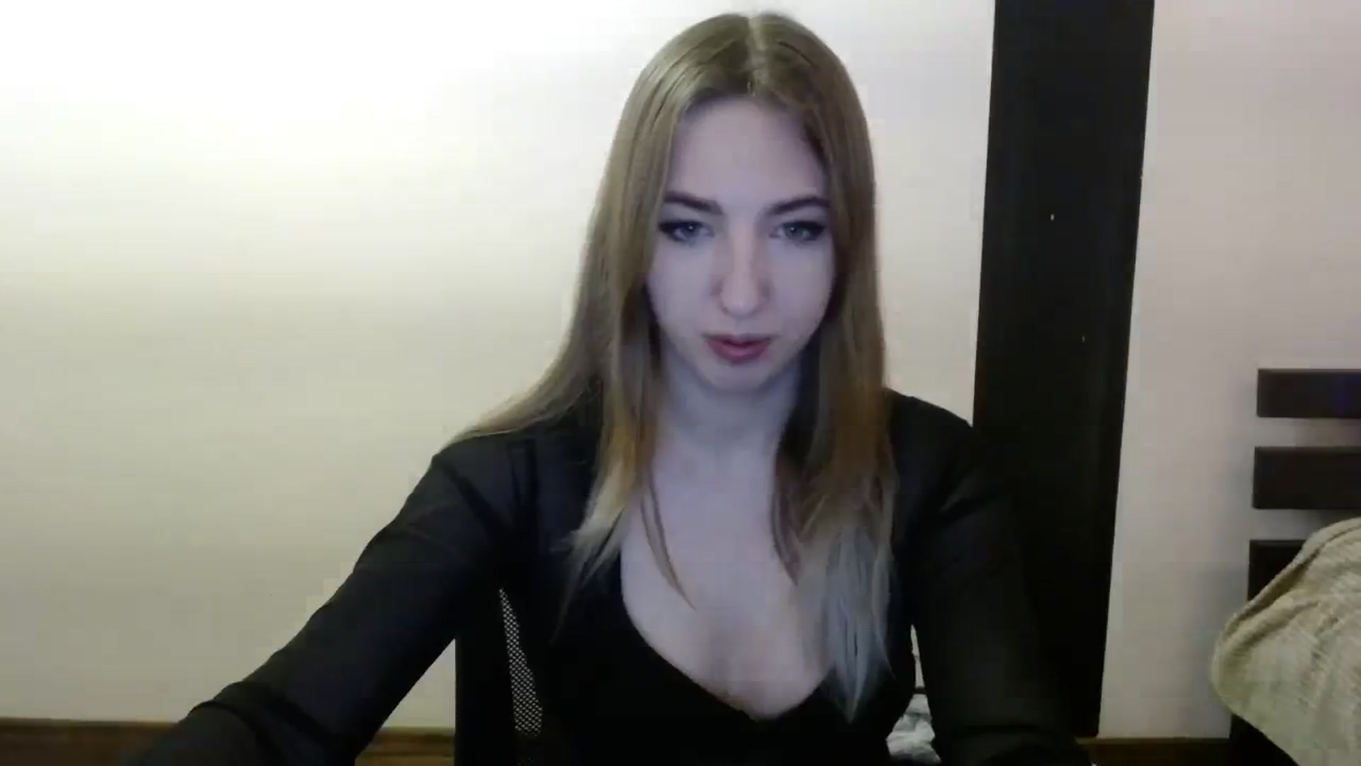 Gallery image thumbnail from Skyyyy's myfreecams stream on, 03/31/2024, 17:53 image 3 of 20