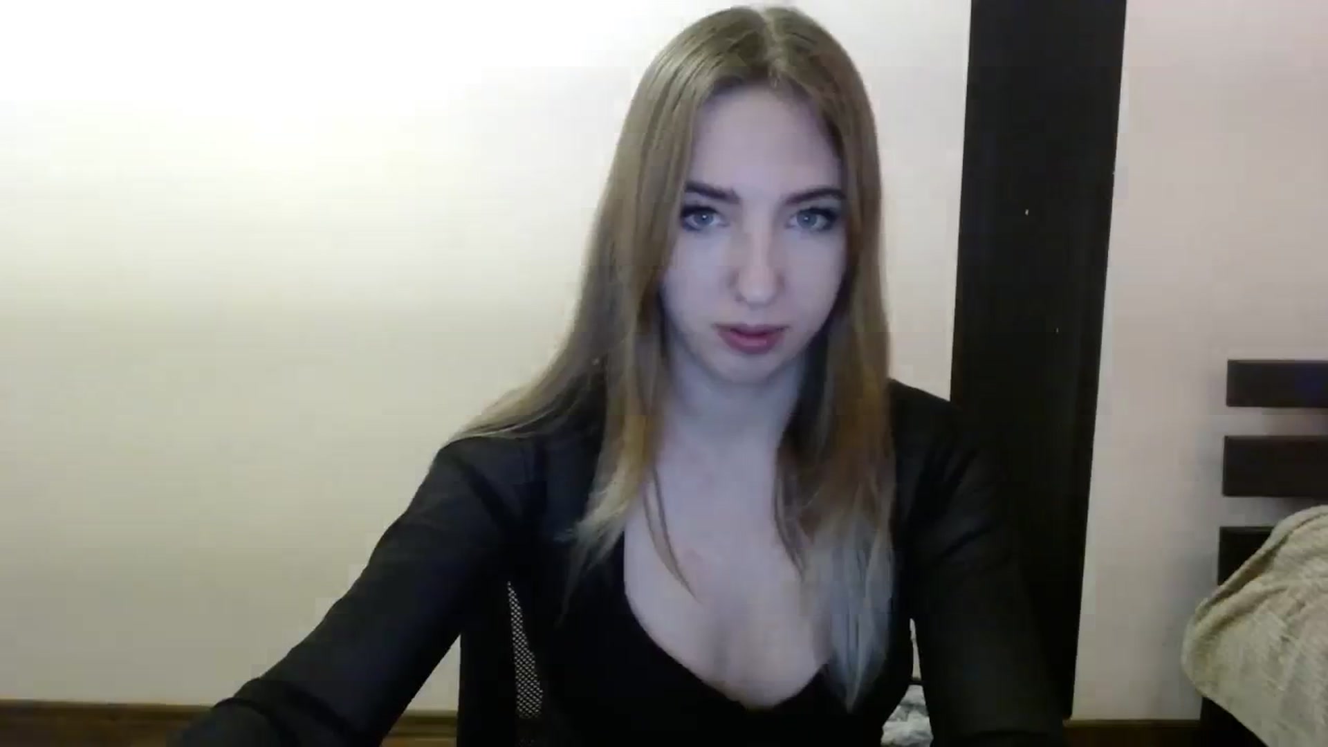 Gallery image thumbnail from Skyyyy's myfreecams stream on, 03/31/2024, 17:53 image 16 of 20