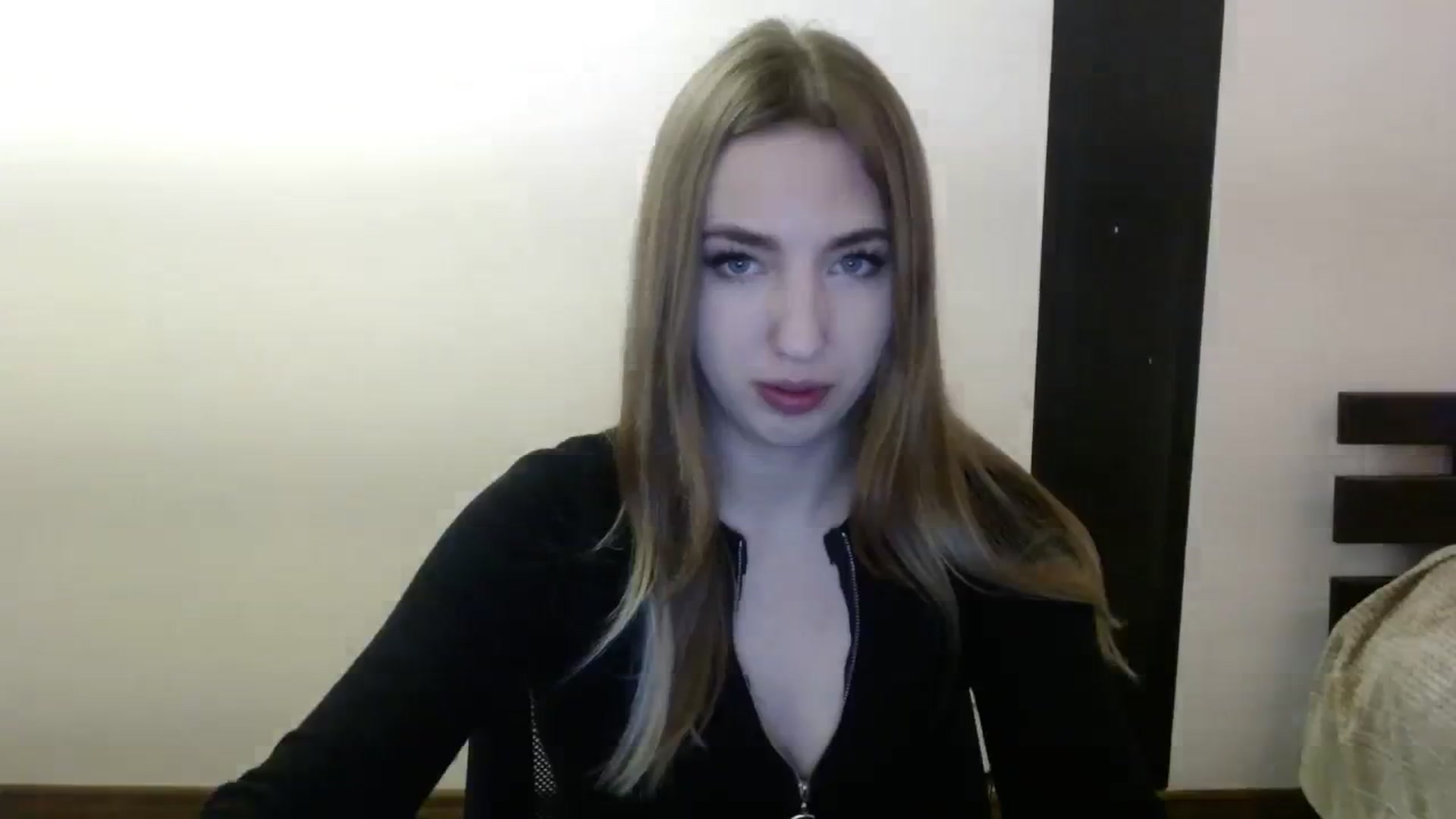 Gallery image thumbnail from Skyyyy's myfreecams stream on, 04/01/2024, 17:37 image 16 of 20