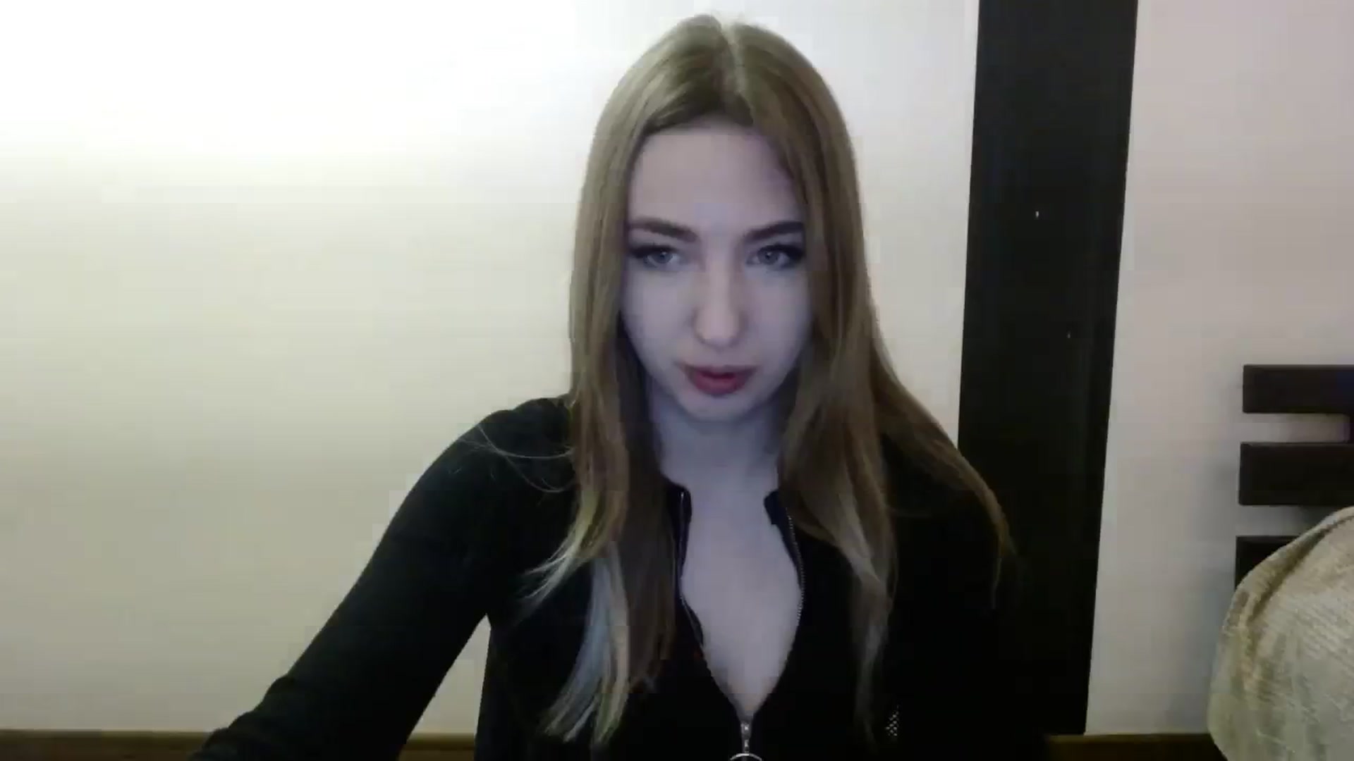 Gallery image thumbnail from Skyyyy's myfreecams stream on, 04/01/2024, 17:37 image 10 of 20