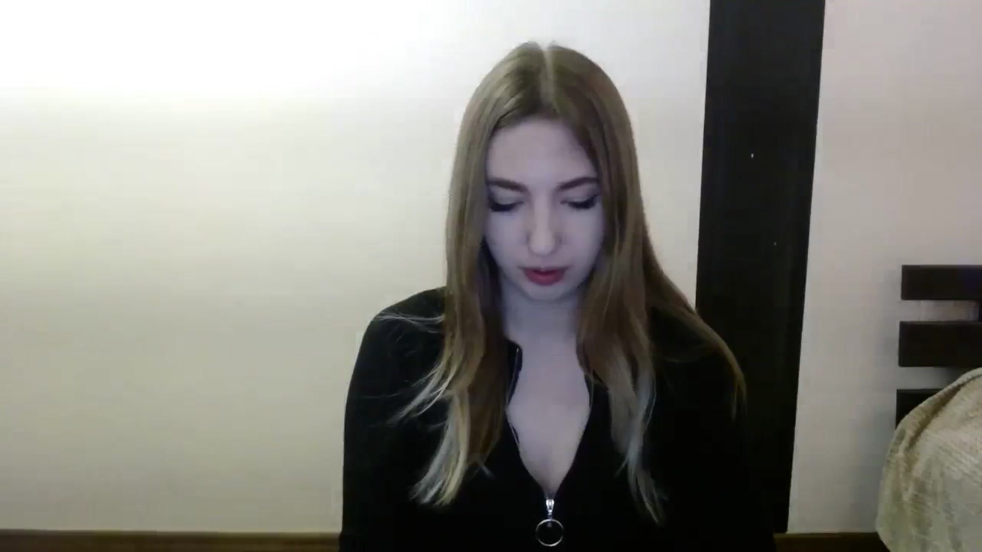 Gallery image thumbnail from Skyyyy's myfreecams stream on, 04/01/2024, 17:37 image 9 of 20